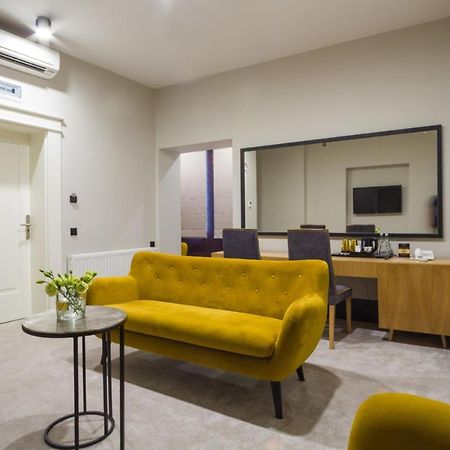Hotel Nihil Novi Ράντομ Εξωτερικό φωτογραφία