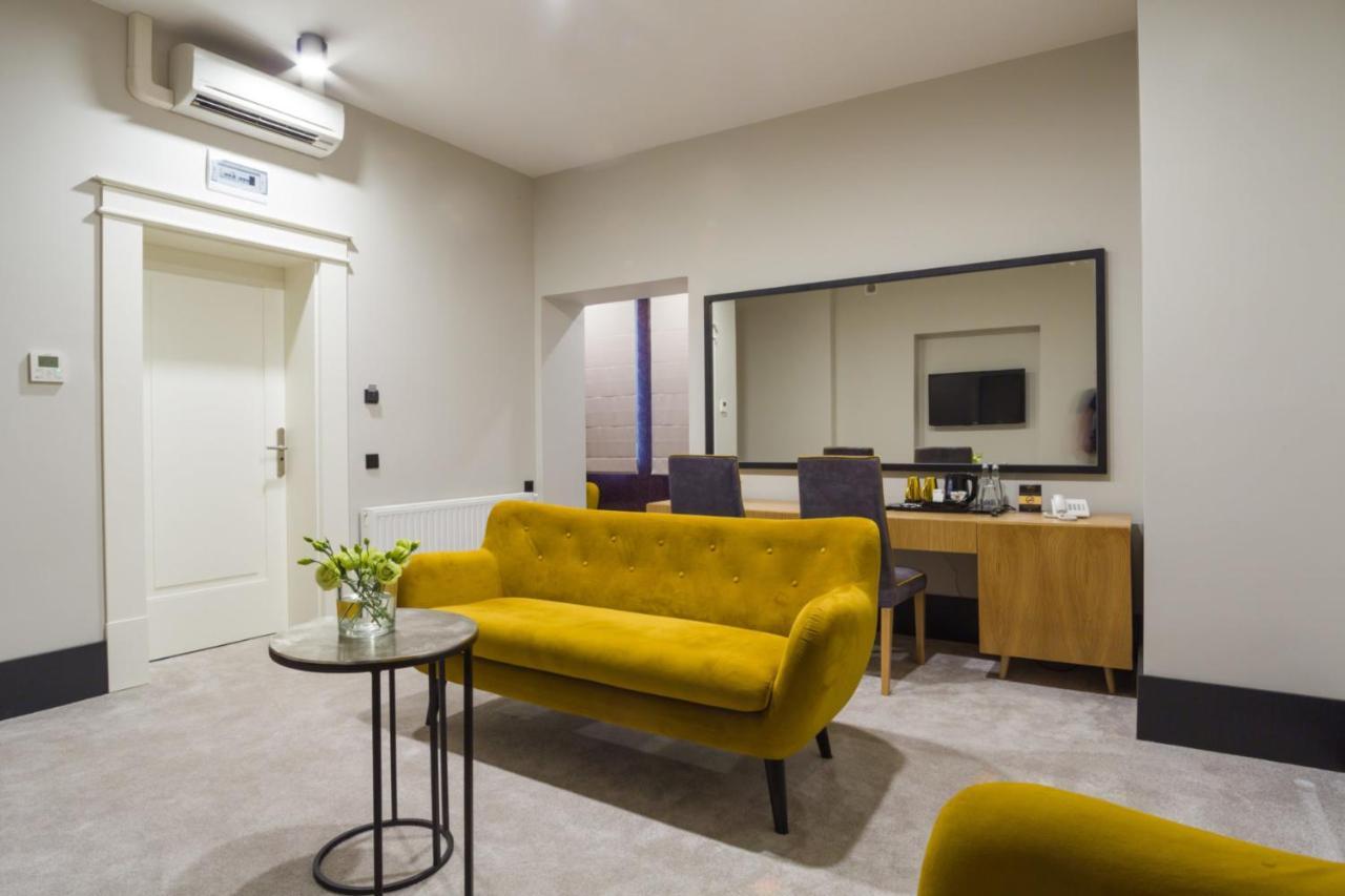 Hotel Nihil Novi Ράντομ Εξωτερικό φωτογραφία