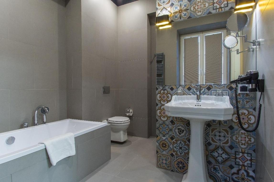 Hotel Nihil Novi Ράντομ Εξωτερικό φωτογραφία