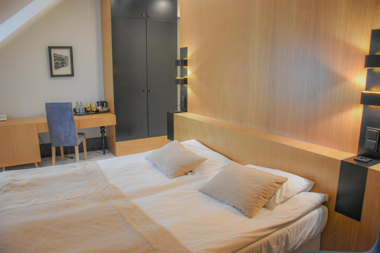Hotel Nihil Novi Ράντομ Εξωτερικό φωτογραφία