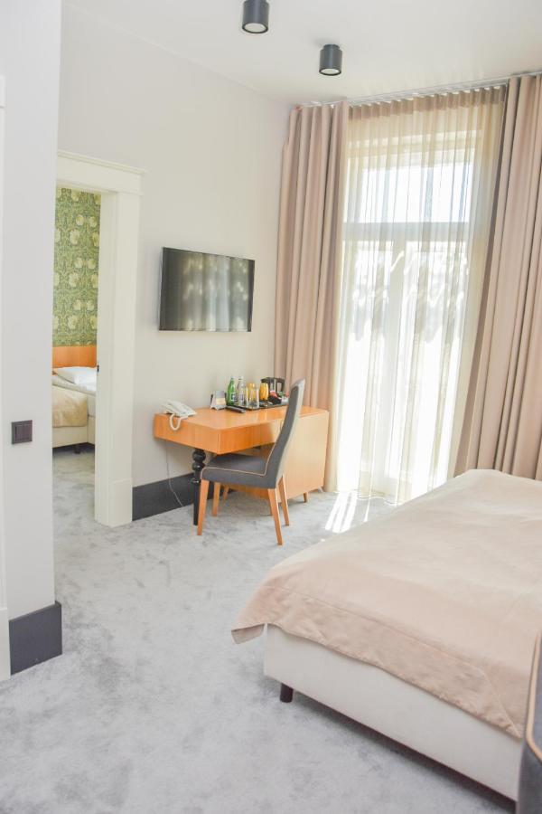 Hotel Nihil Novi Ράντομ Εξωτερικό φωτογραφία